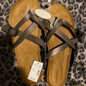NWT maurices sandals